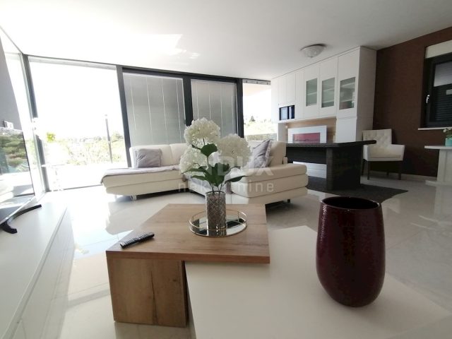 Flat for sale 206 m² – Pula