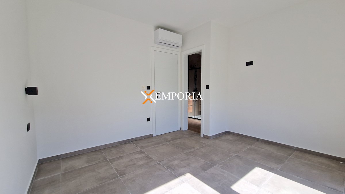 Flat For sale - ZADARSKA PRIVLAKA