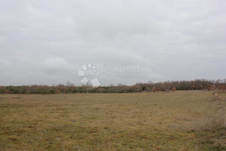 Zemljište na prodaju 546 m² – Vodnjan