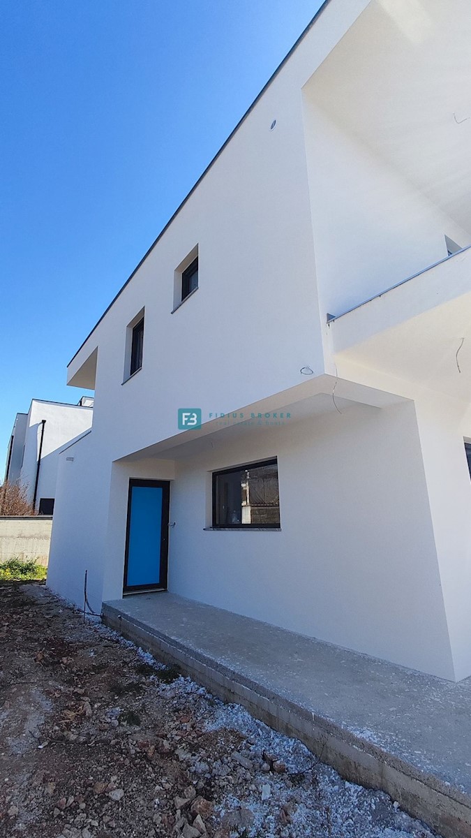 Haus Zu verkaufen - ŠIBENSKO-KNINSKA VODICE