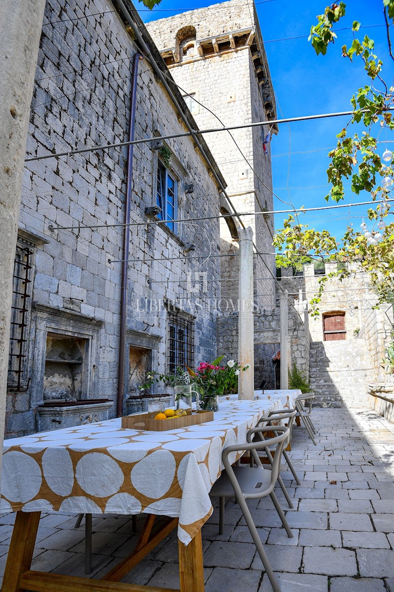 Casa In vendita - DUBROVAČKO-NERETVANSKA DUBROVNIK