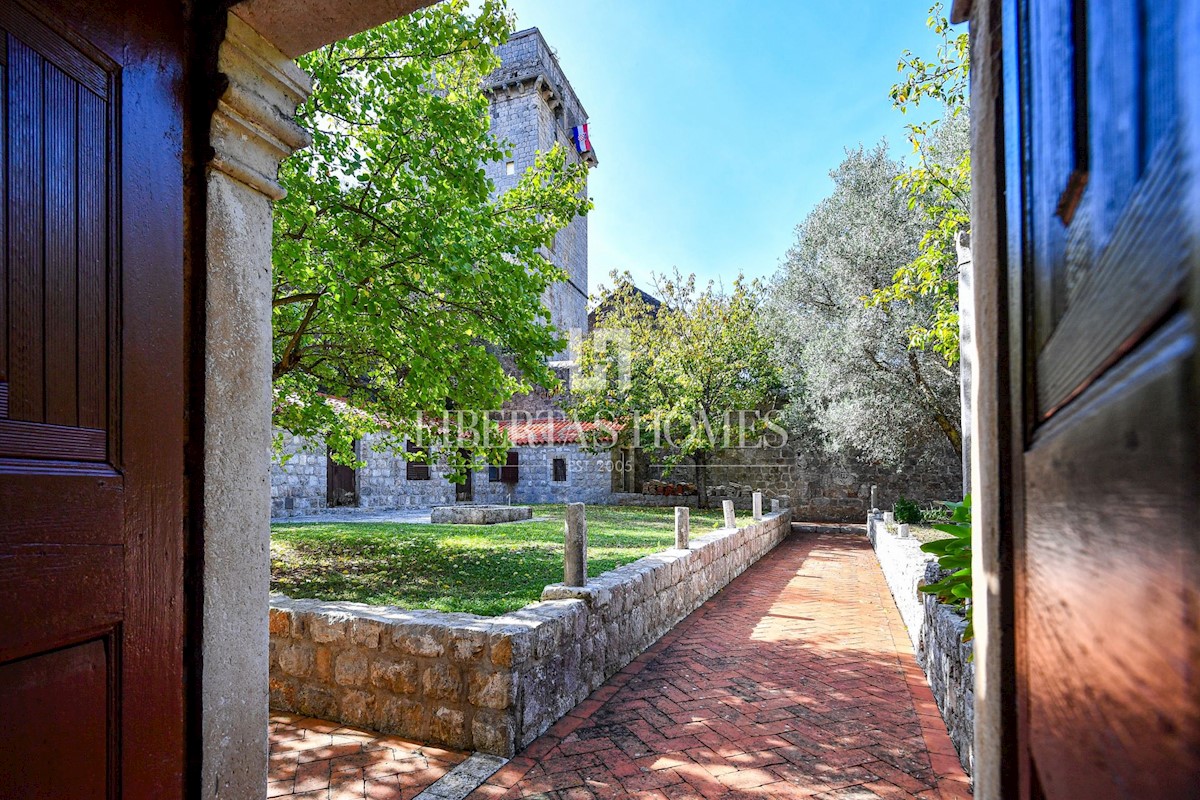 Casa In vendita - DUBROVAČKO-NERETVANSKA DUBROVNIK