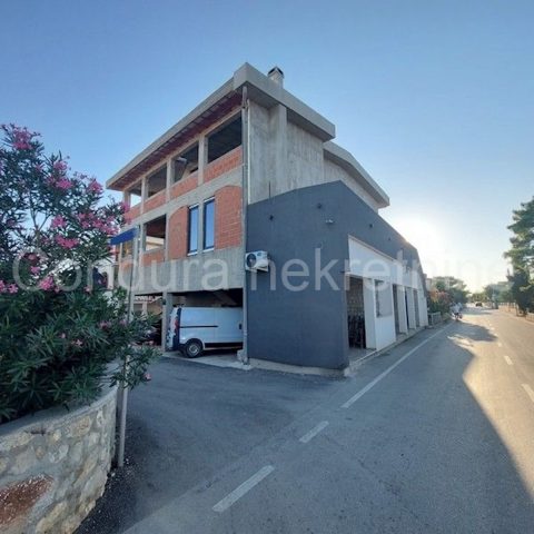 Dům na prodej 391 m² – Vir