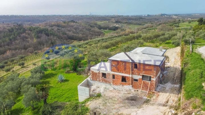 Dom na sprzedaż 208 m² – Momjan