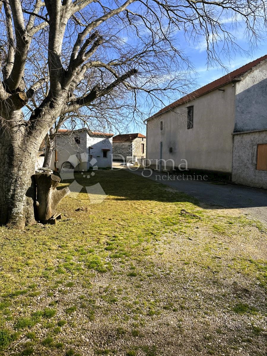 Casa In vendita - ŠIBENSKO-KNINSKA ŠIBENIK