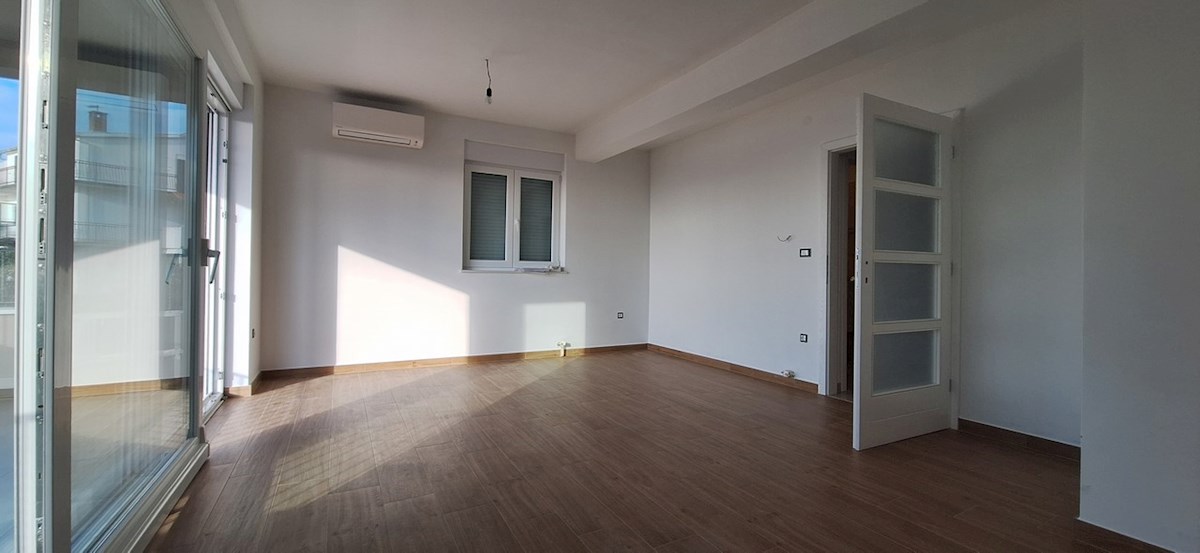 Apartmán Na predaj - ŠIBENSKO-KNINSKA PRIMOŠTEN