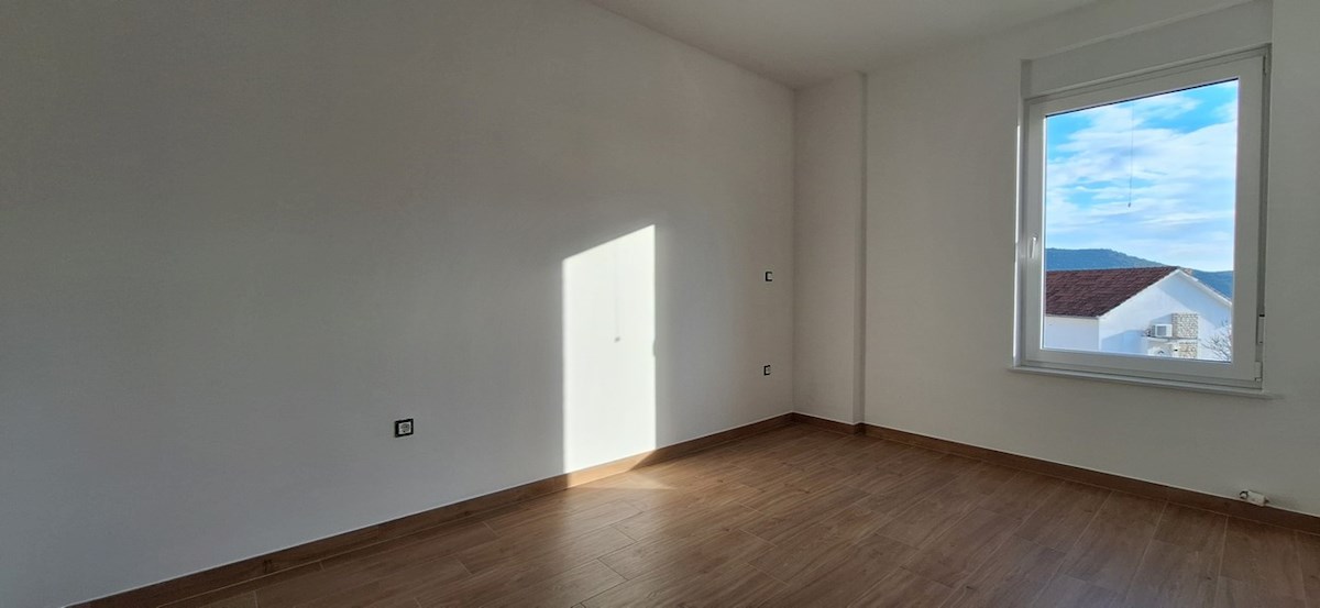 Apartmán Na predaj - ŠIBENSKO-KNINSKA PRIMOŠTEN