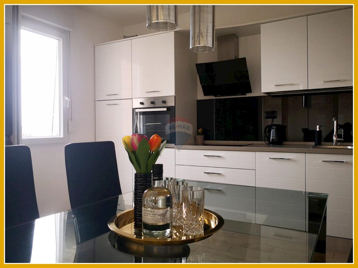Appartement À louer - Primorsko-goranska Rijeka - foto 2/10