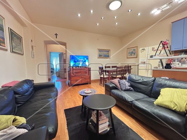 Appartamento in vendita 77 m² – Centar