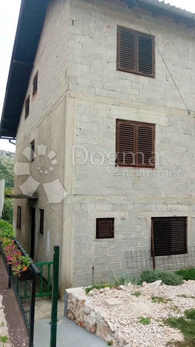 Casa In vendita - ŠIBENSKO-KNINSKA ROGOZNICA