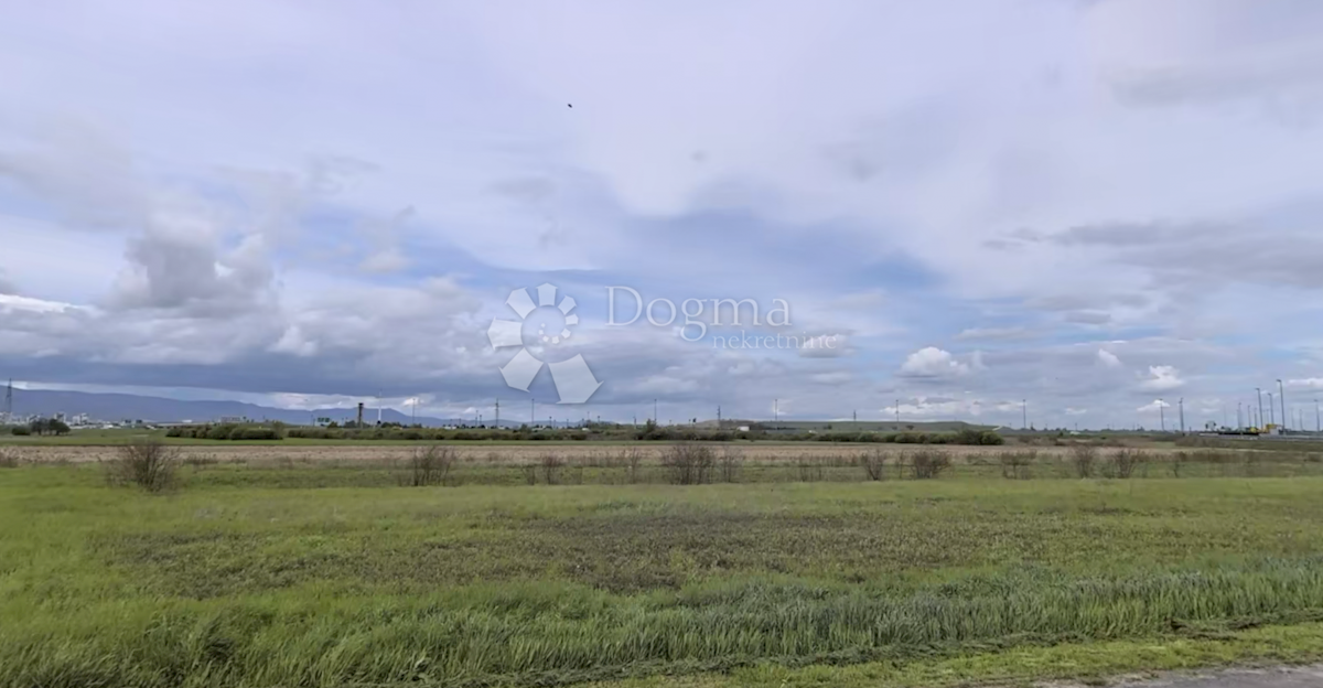 Land For sale BUZIN