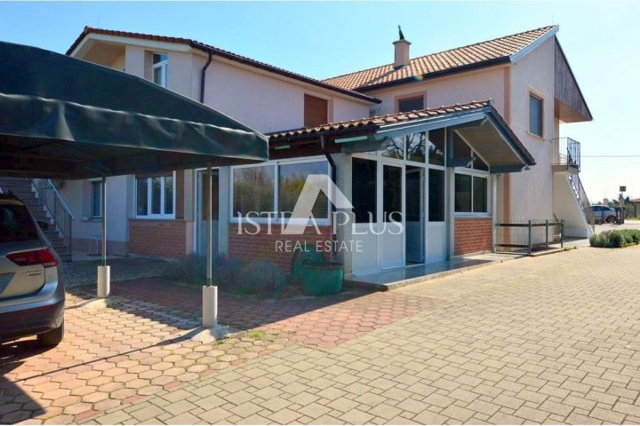 Casa in vendita 350 m² – Poreč