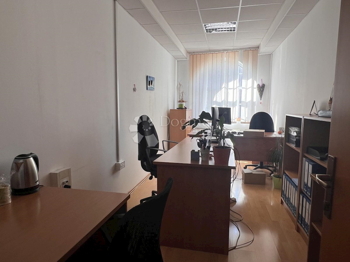 Poslovni prostori Na predaj - ISTARSKA POREČ