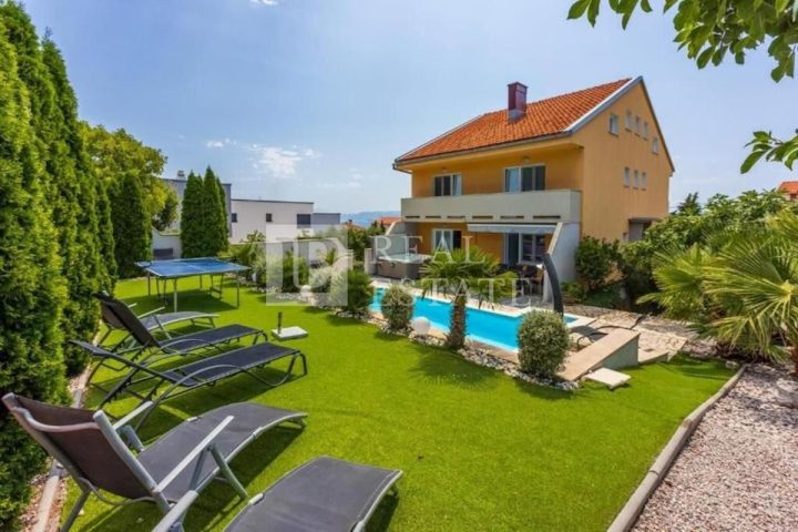 Haus zu verkaufen 400 m² – Crikvenica
