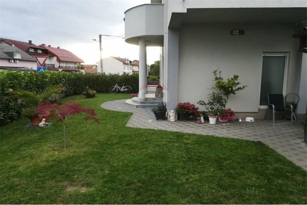 House For sale - ZAGREBAČKA VELIKA GORICA