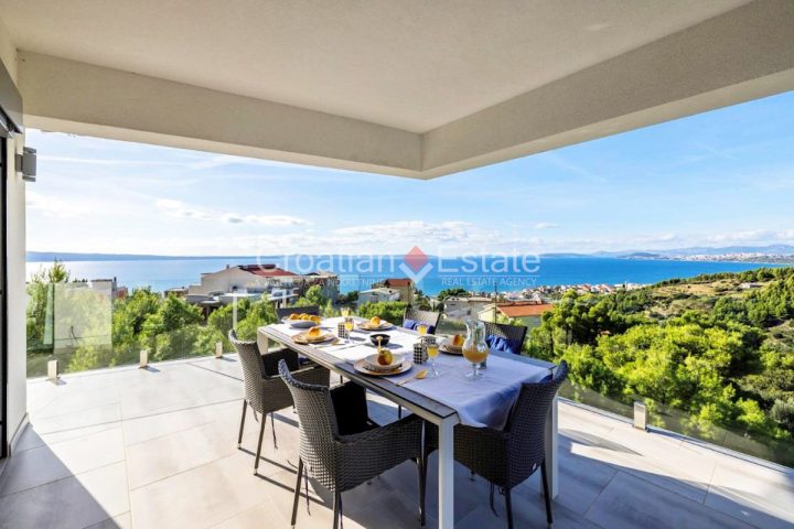 Maison à vendre 400 m² – Podstrana