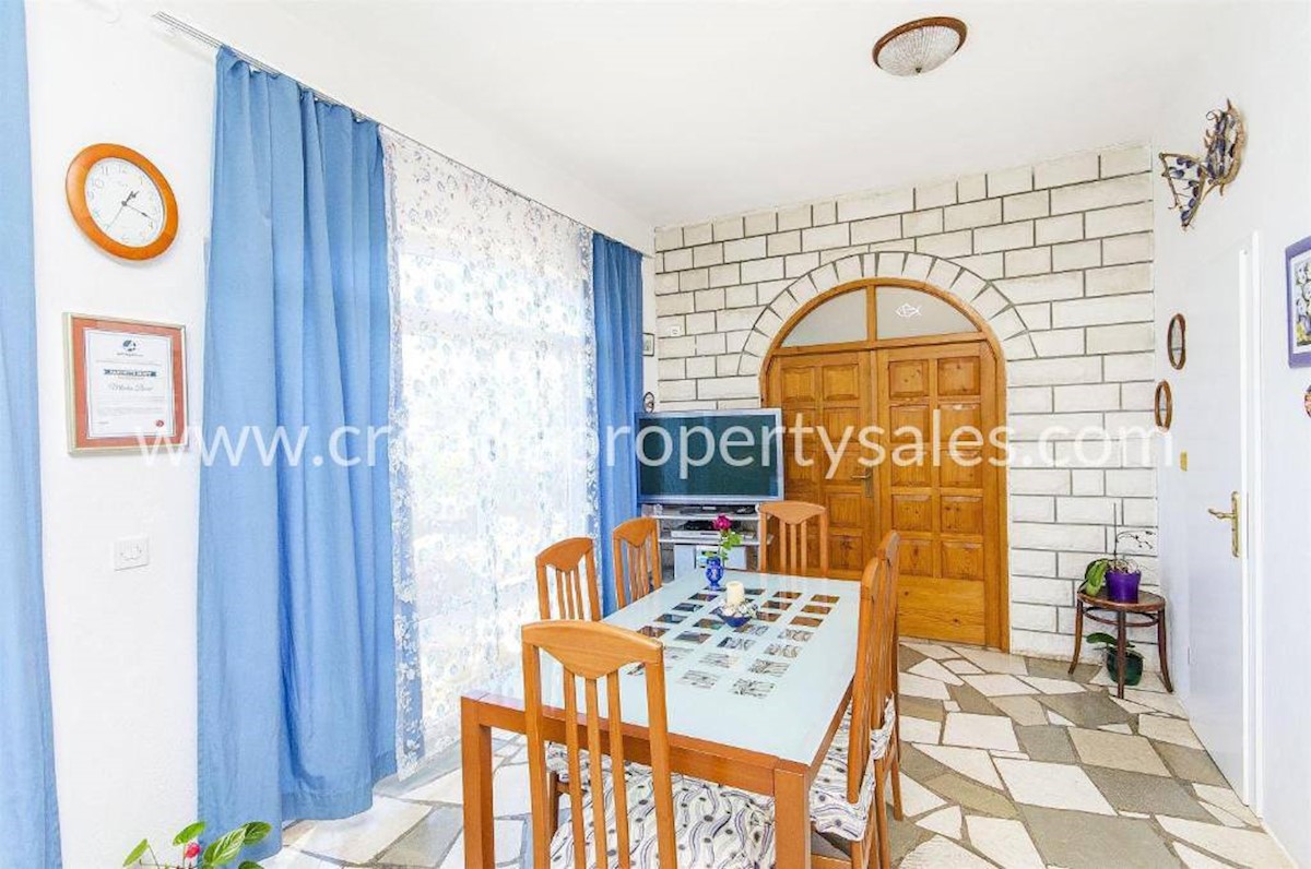 House For sale - SPLITSKO-DALMATINSKA ŠOLTA