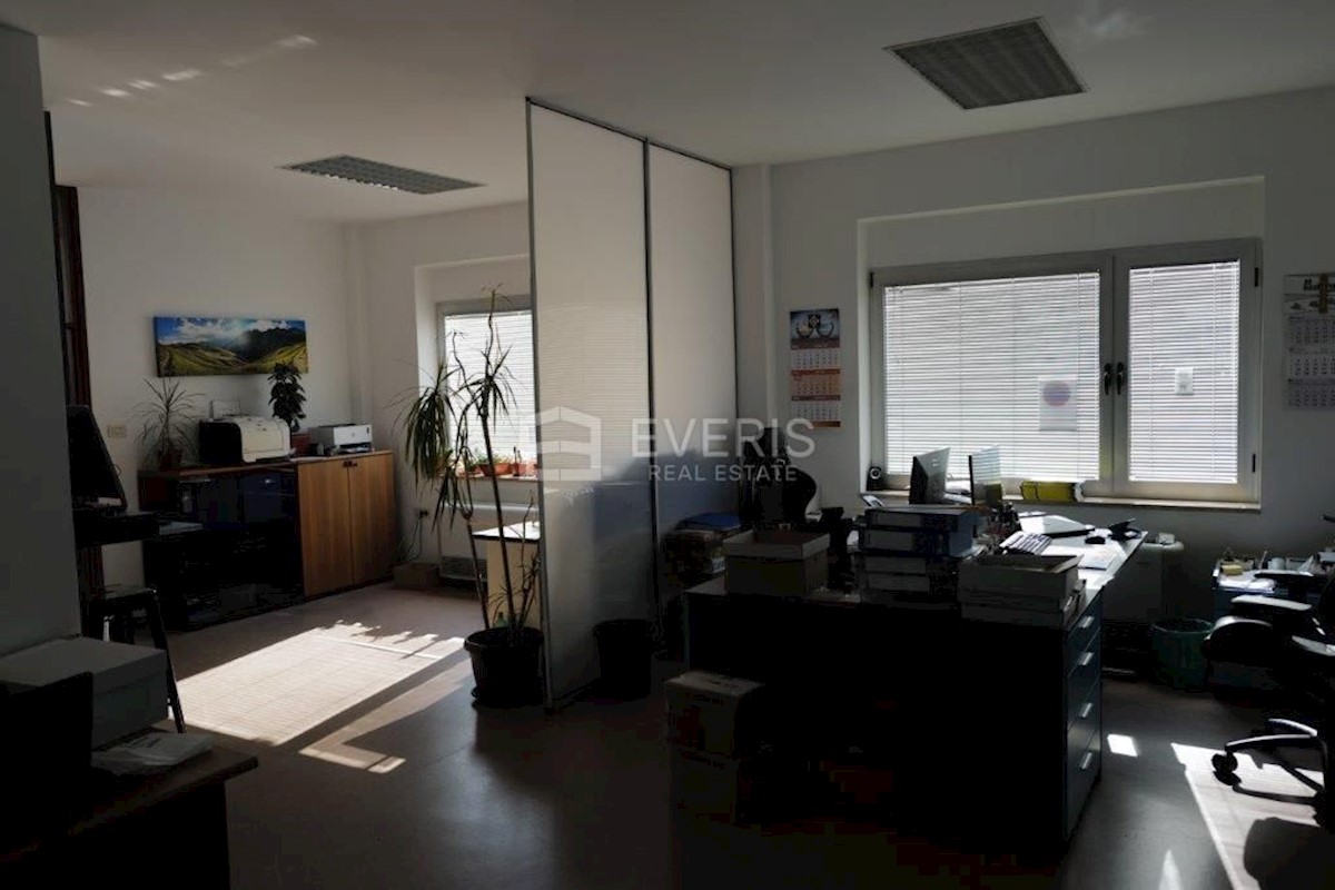 Business premises For sale - PRIMORSKO-GORANSKA RIJEKA