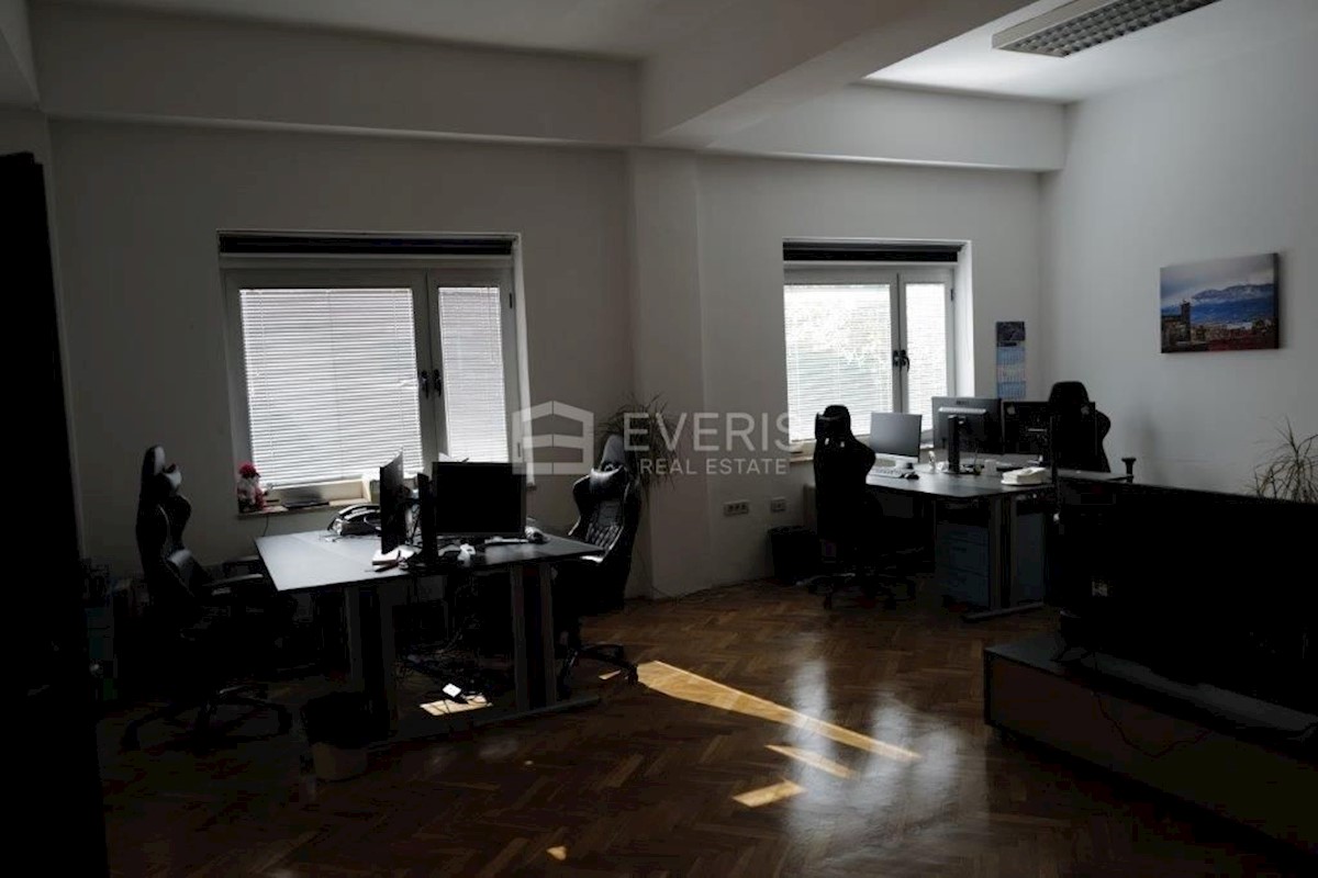 Business premises For sale - PRIMORSKO-GORANSKA RIJEKA