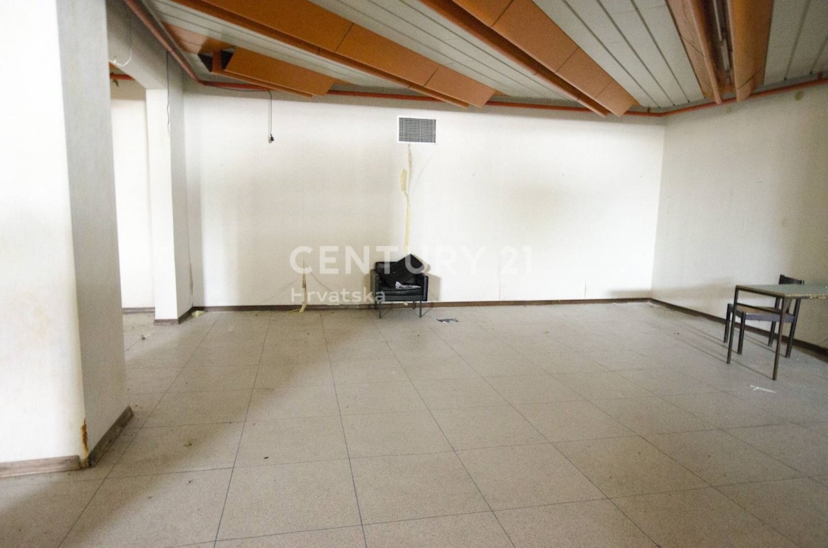 Business premises For sale UMAG