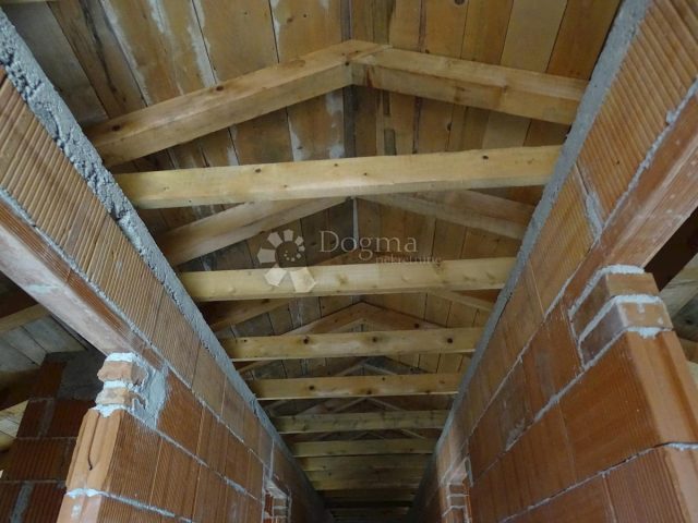 Poslovni prostor za najam 100 m² – Dražice