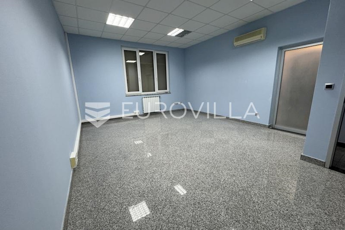 Business premises For rent - PRIMORSKO-GORANSKA BAKAR