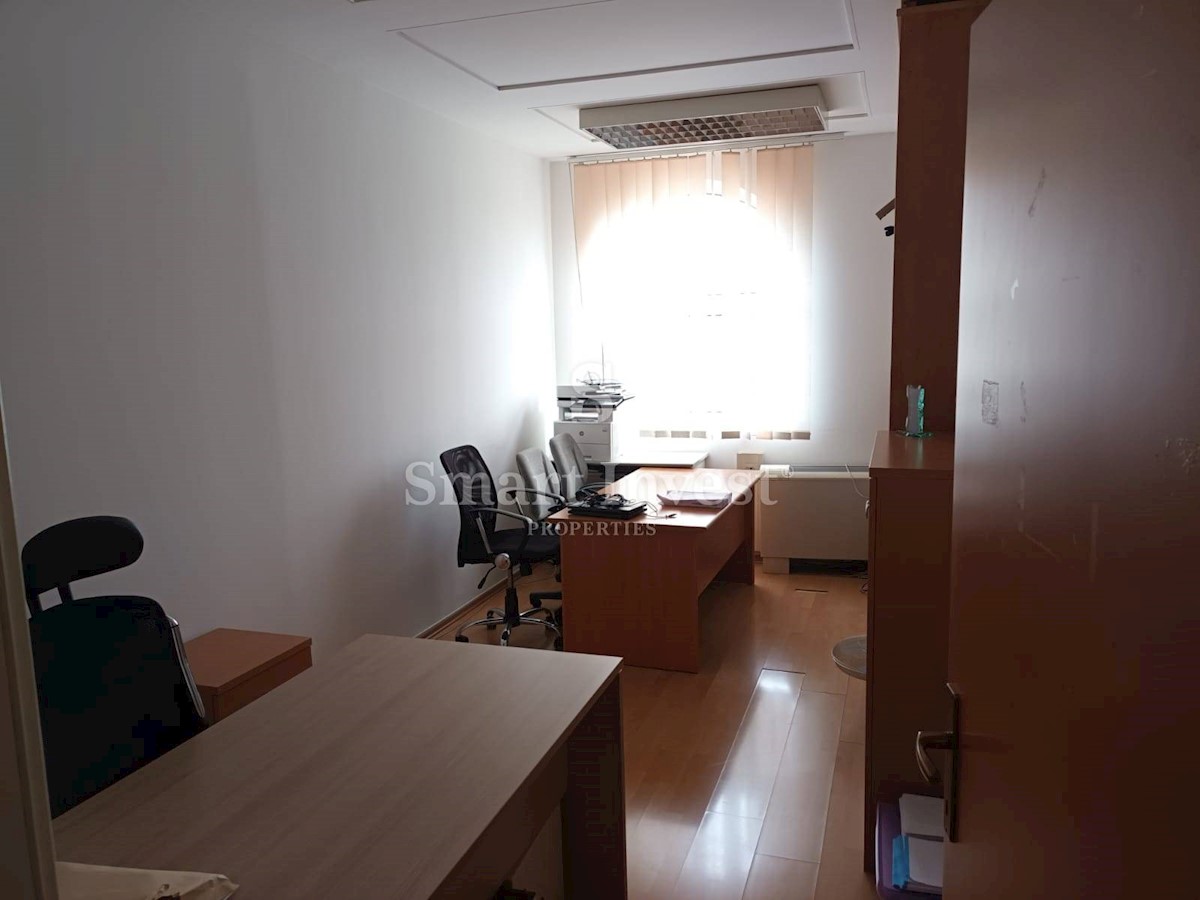 Lokal użytkowy Na sprzedaż - ISTARSKA Poreč