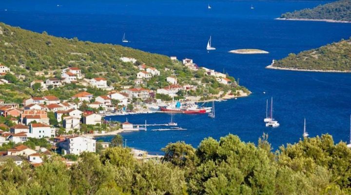 Land for sale 915 m² – Vinišće