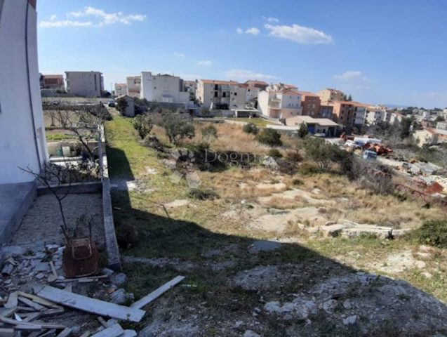 Zemljište na prodaju 1929 m² – Podstrana