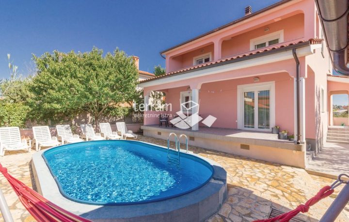 Kuća na prodaju 206 m² – Pula