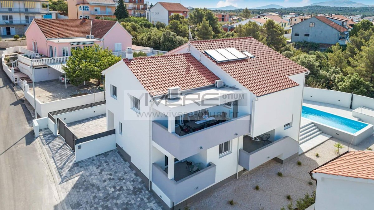 Maison À vendre - ŠIBENSKO-KNINSKA ŠIBENIK