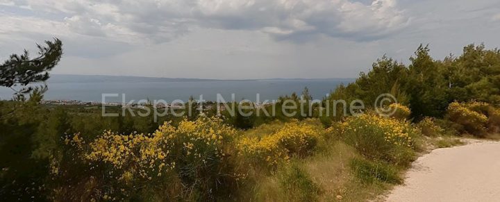 Zemljište na prodaju 13479 m² – Podstrana