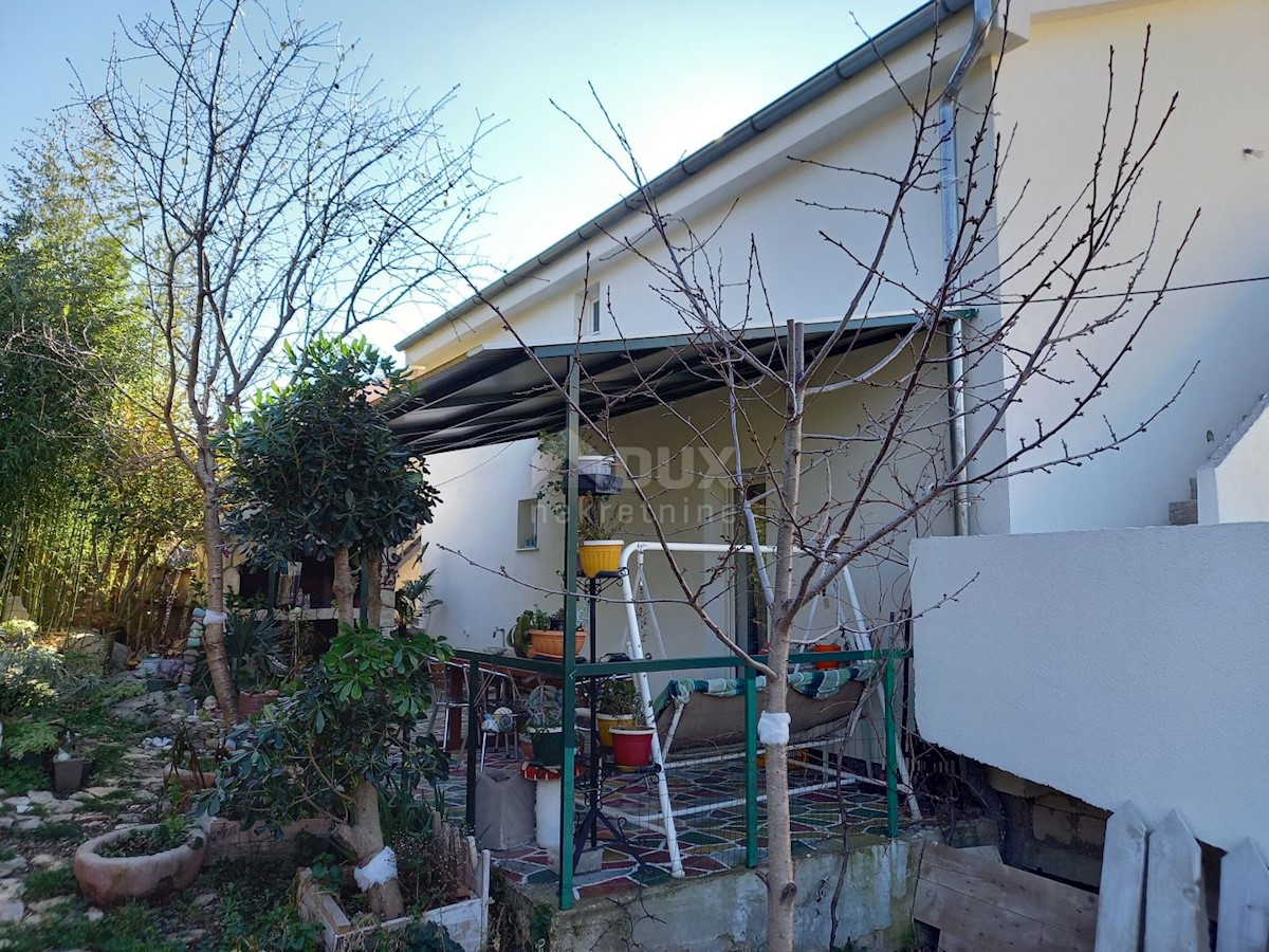 Haus Zu verkaufen - ŠIBENSKO-KNINSKA ŠIBENIK