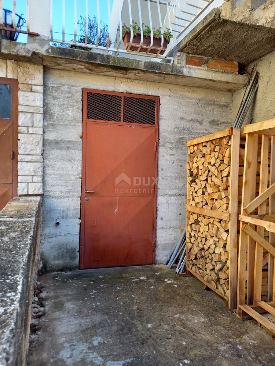 Haus Zu verkaufen - ŠIBENSKO-KNINSKA ŠIBENIK