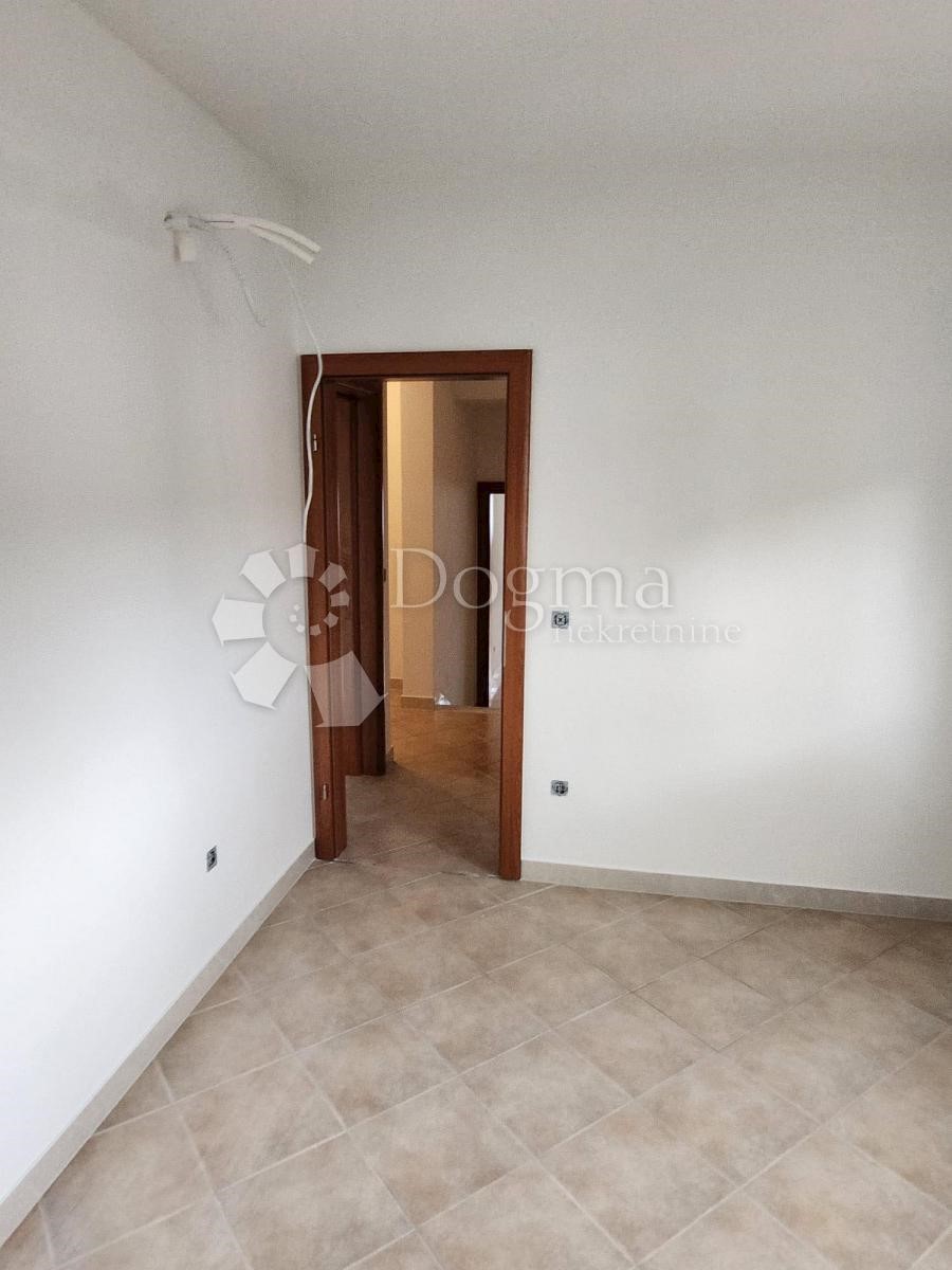 Flat For sale - SPLITSKO-DALMATINSKA MARINA