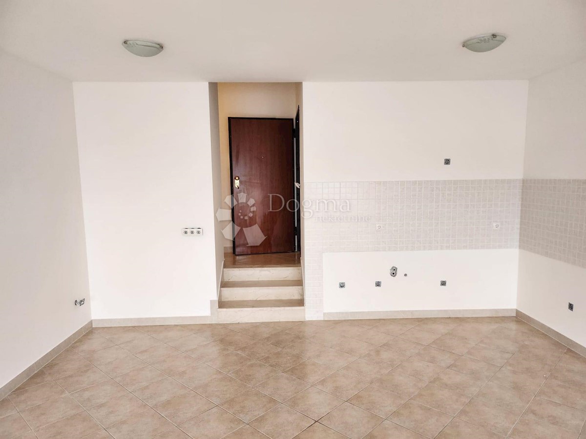 Flat For sale - SPLITSKO-DALMATINSKA MARINA