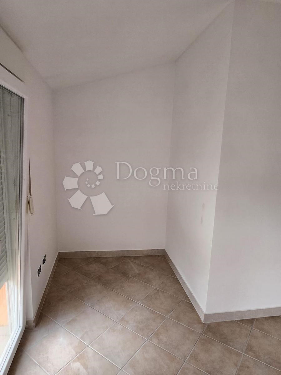 Flat For sale - SPLITSKO-DALMATINSKA MARINA