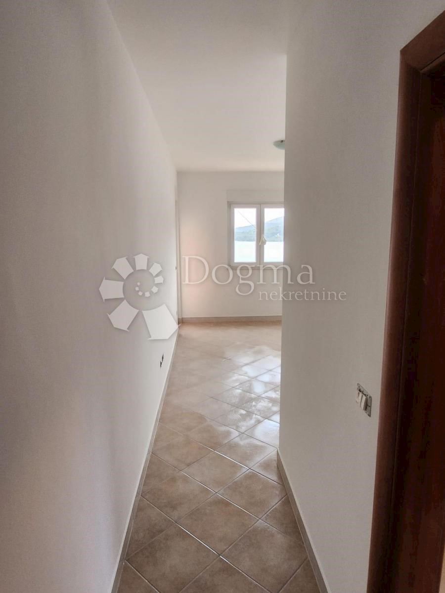 Flat For sale - SPLITSKO-DALMATINSKA MARINA