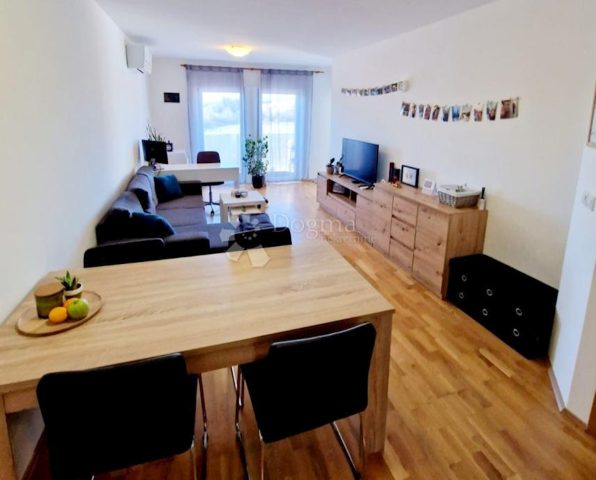 Flat for sale 123 m² – Pula