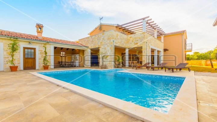 Kuća na prodaju 256 m² – Svetvinčenat