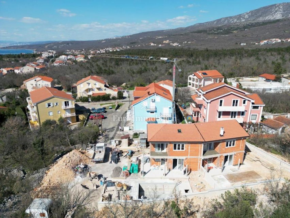 Dom Na predaj - PRIMORSKO-GORANSKA CRIKVENICA