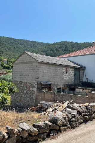 Dom na predaj 70000 m² – Dol