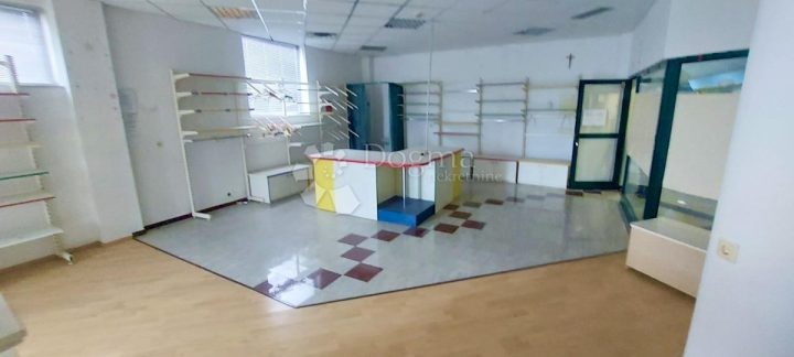 Commerciale in vendita 71 m² – Donji Vinjani