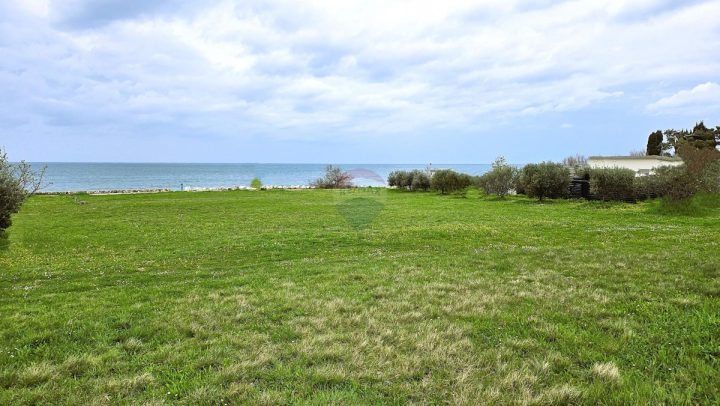 Land for sale 745 m² – Umag