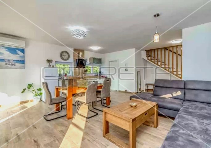 Haus Zu verkaufen - Istarska Tinjan - foto 2/8