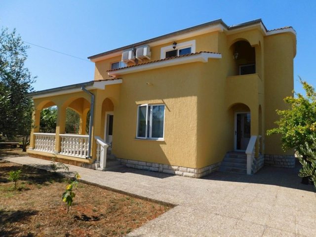 Dom na sprzedaż 1259 m² – Ugljan