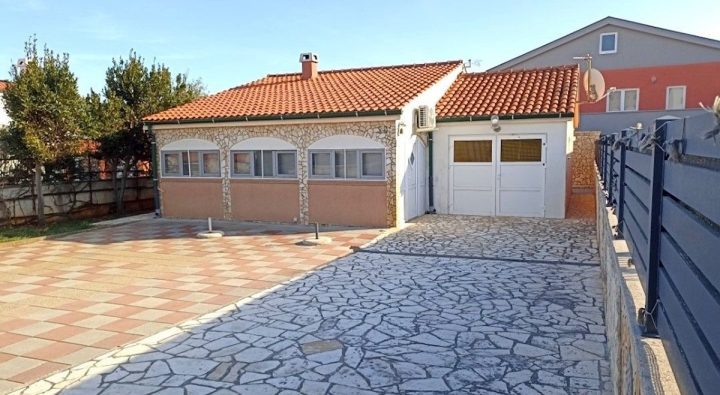 Dom na sprzedaż 66 m² – Vir