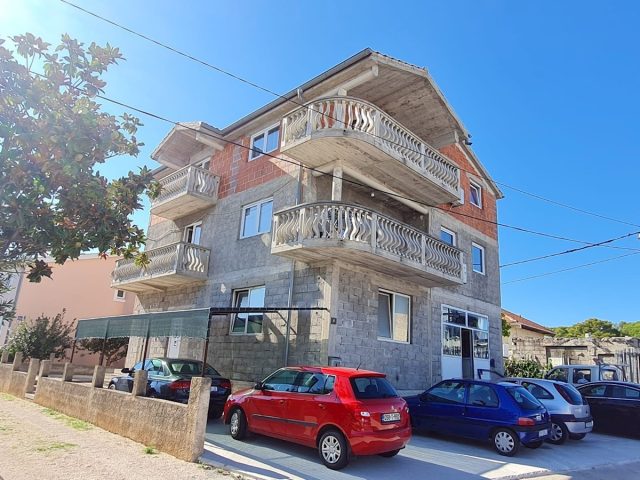 Dom na sprzedaż 334 m² – Crno