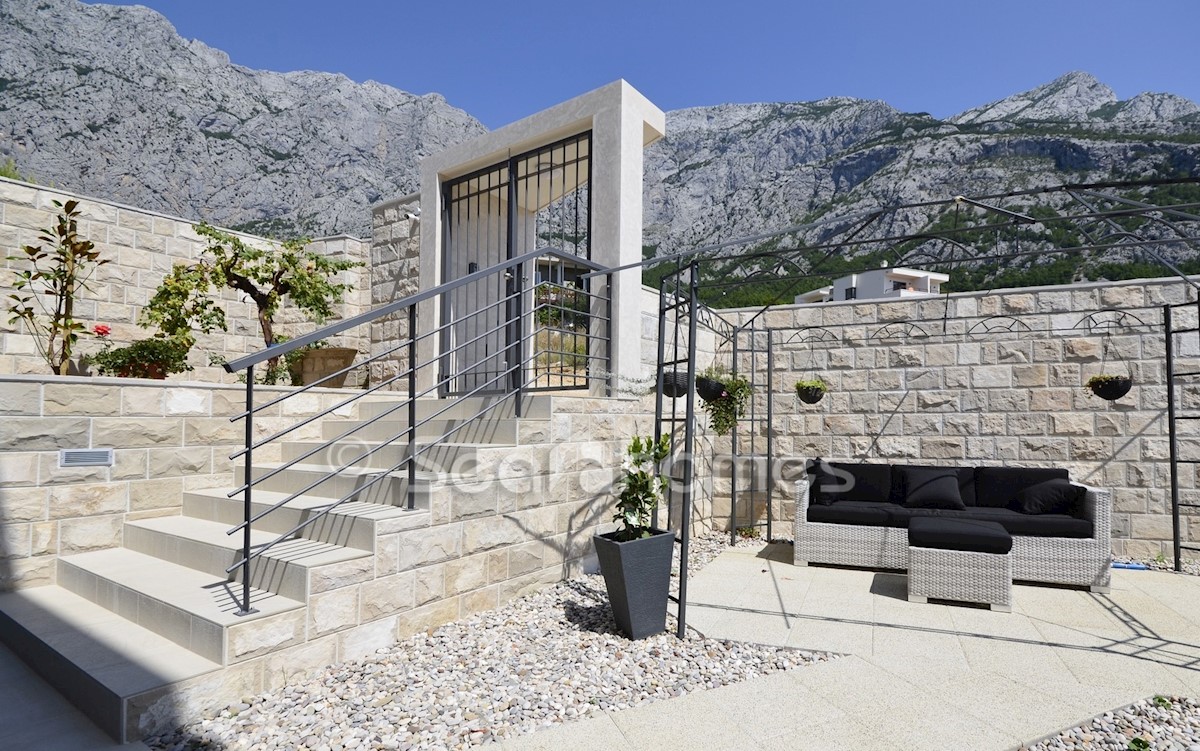 Kuća Na prodaju - SPLITSKO-DALMATINSKA MAKARSKA
