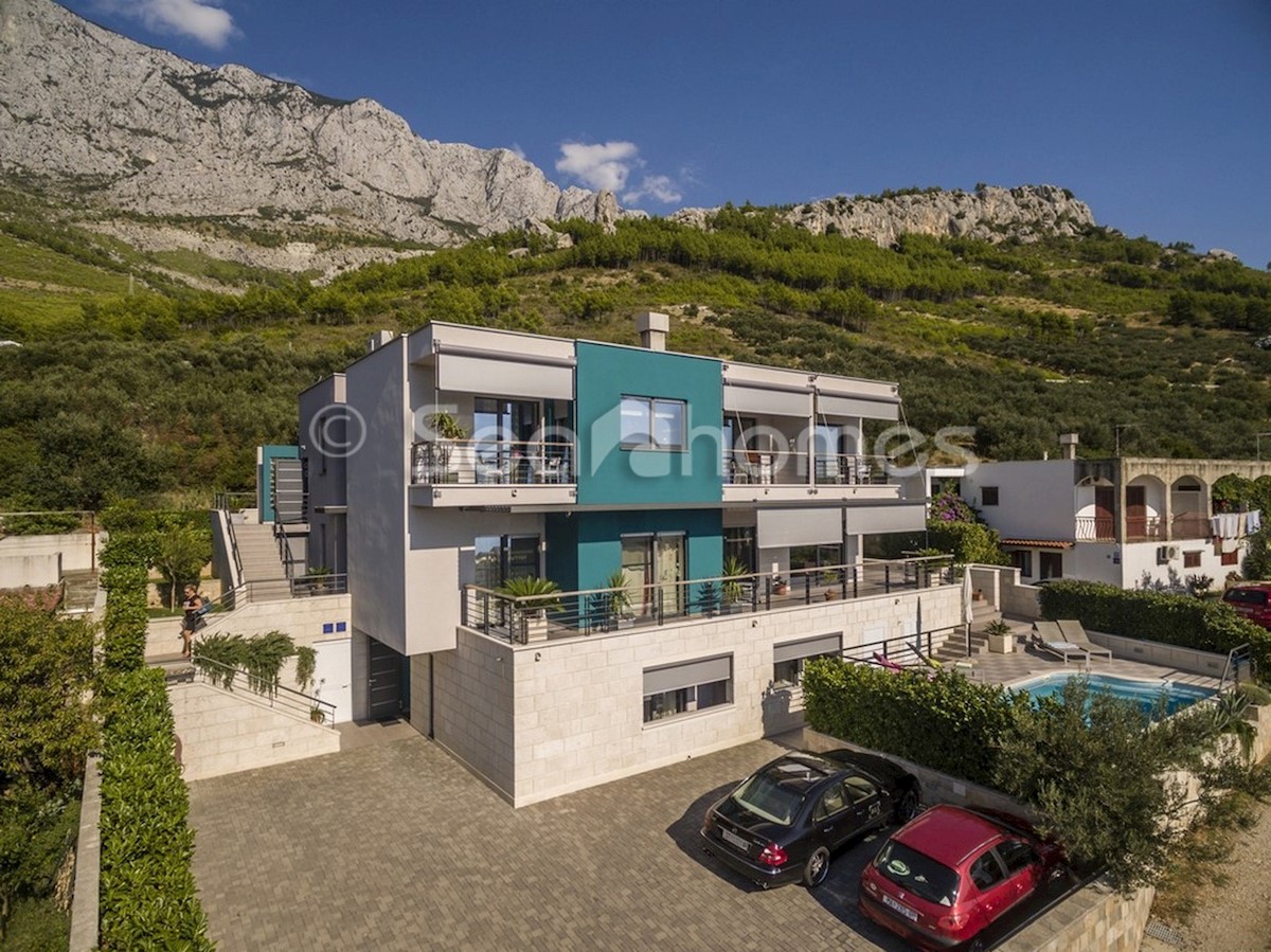 Casa In vendita - SPLITSKO-DALMATINSKA BAŠKA VODA